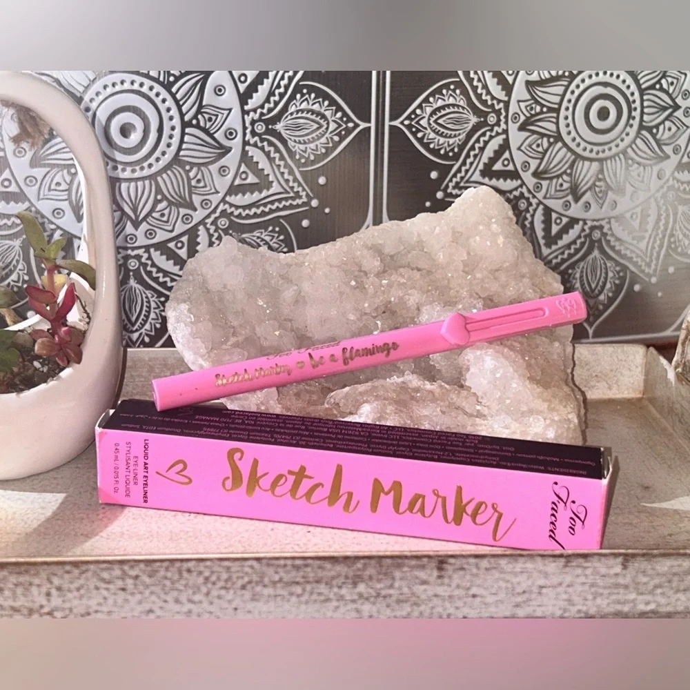 Too Faced Sketch Marker Eyeliner - Picture 2 of 6